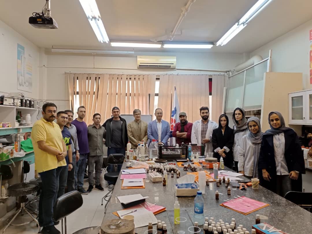 کارگاه عطر سازی در جهاد دانشگاهی صنعتی شریف